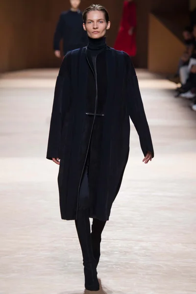 Look 7